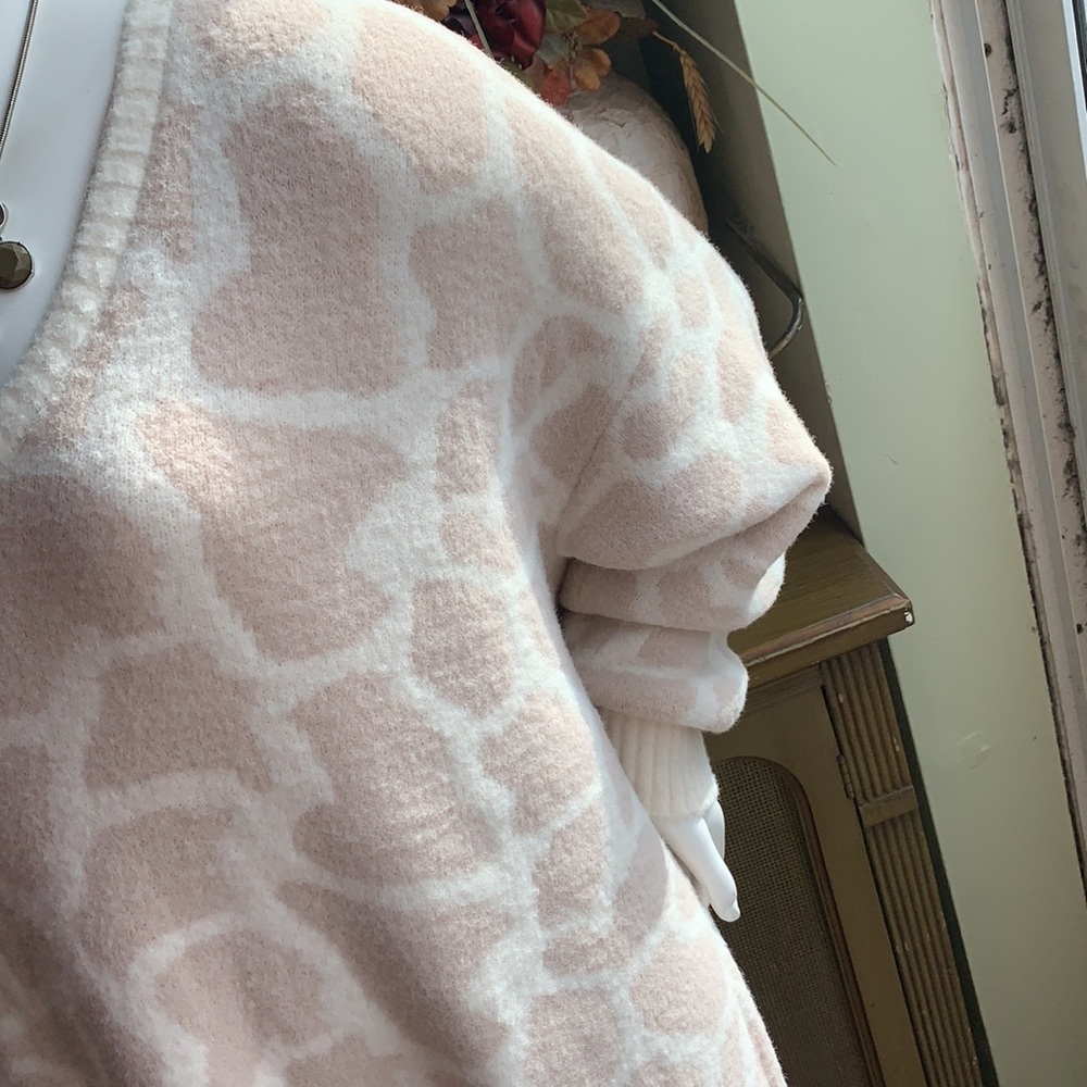 Loft Sweater - Picture 4 of 10